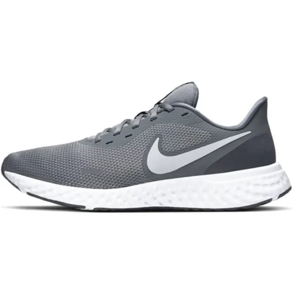 Nike Revolution 5